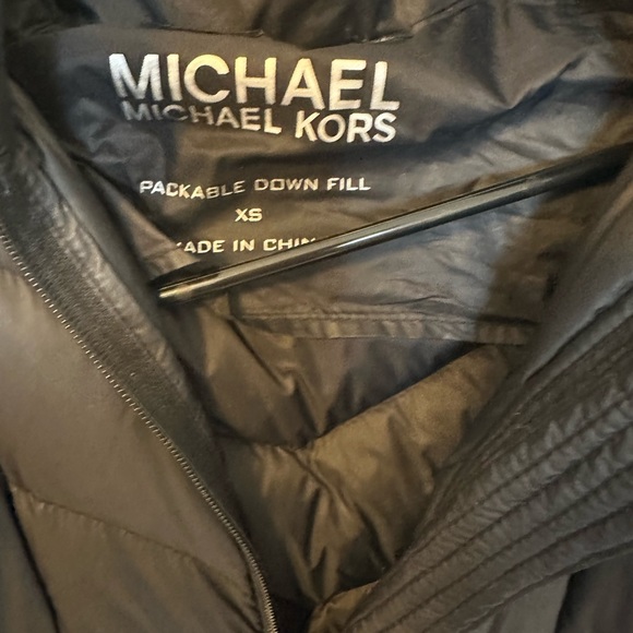Micheal Kors long black puffer jacket - Picture 4 of 7